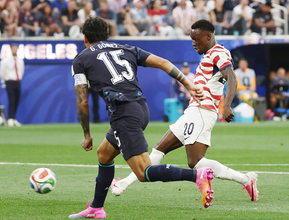 ゴールを決めるバログン　Ｗ杯サッカー