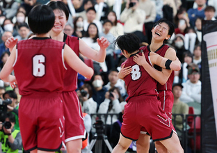 優勝した大阪薫英女学院