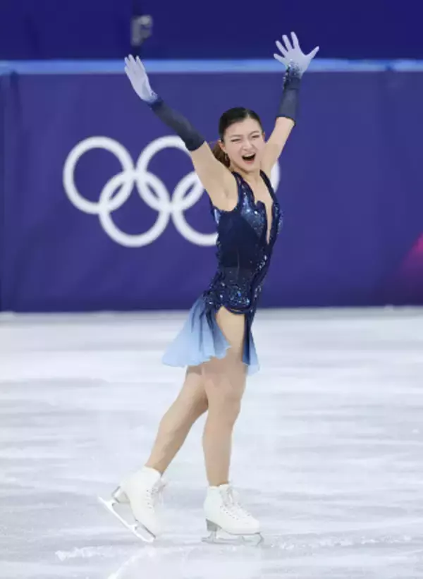 フィギュア団体の日本、２位発進