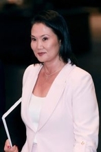 ４度目挑戦のフジモリ氏長女リード