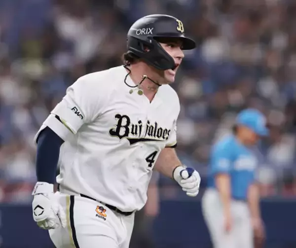 喜ぶシーモア　プロ野球