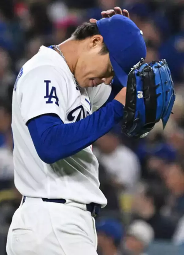 ドジャースの山本、痛恨の一球＝米大リーグ