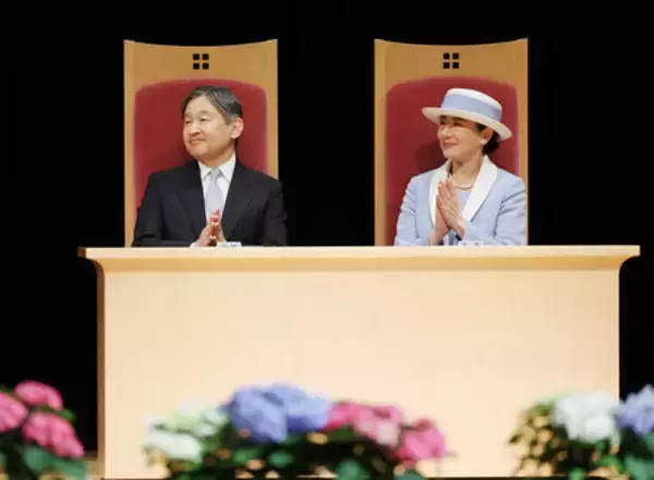 両陛下、日本感染症学会式典に