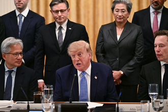 トランプ氏、米ＡＩ企業首脳と文書署名
