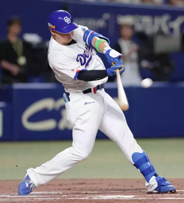 細川の逆転３ラン　プロ野球