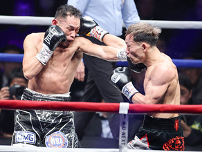 打ち合うドネアと堤　ボクシング世界戦