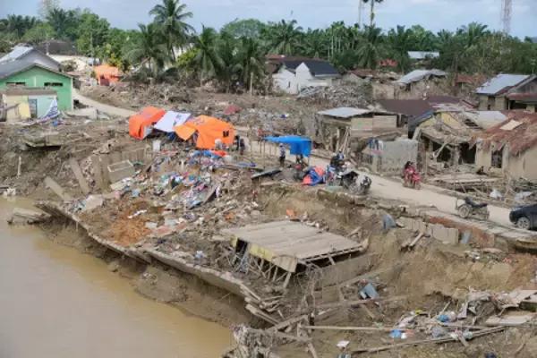 豪雨死者１１００人超に