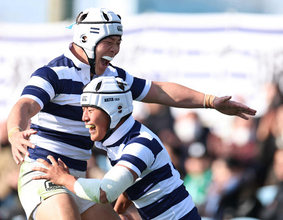 喜ぶ三浦　高校ラグビー