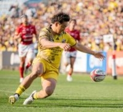 トライする東京ＳＧの尾崎泰