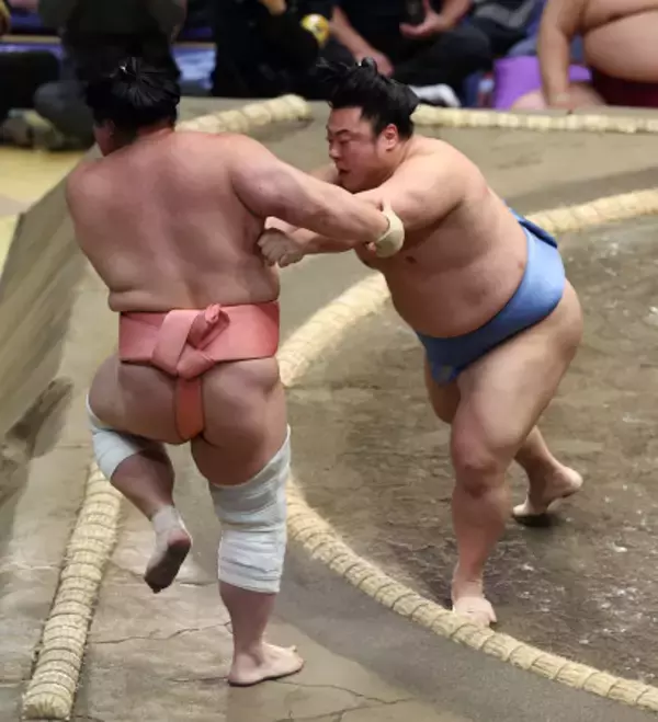 翔猿の押し出し