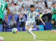 メッシの先制ゴール　Ｗ杯サッカー