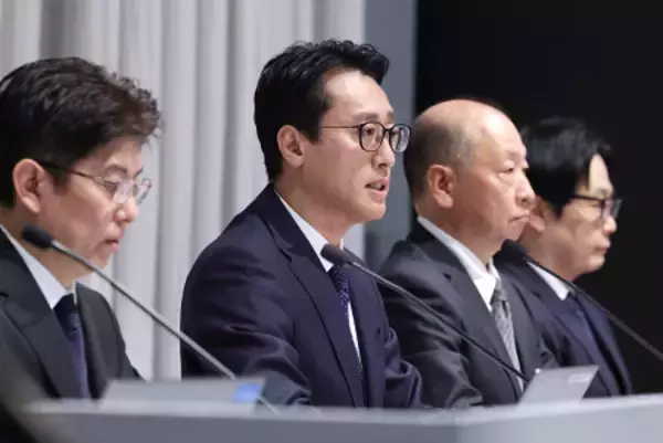 プルデンシャル、第三者委設置