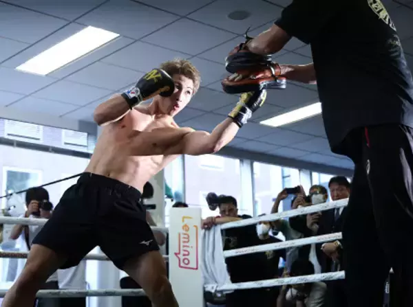 井上尚が公開練習　ボクシング