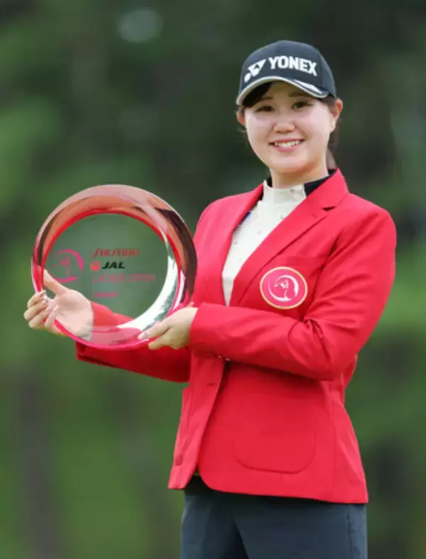 ルーキー倉林紅が初優勝＝史上最多７人のプレーオフ―資生堂女子ゴルフ