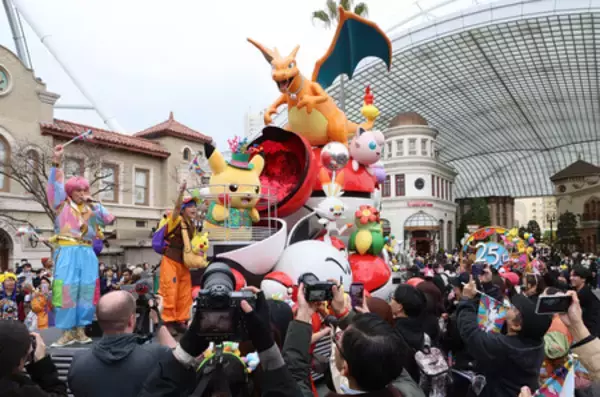 ＵＳＪ、４日から２５周年パレード＝園内を人気キャラ行進
