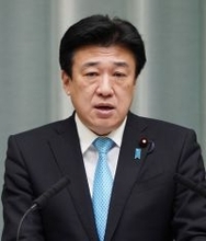 官房長官、陸自隊員侵入に遺憾表明