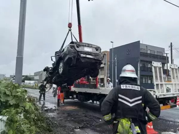 過失運転致死傷容疑で１９歳男逮捕＝トラックと衝突、３人死亡―千葉県警