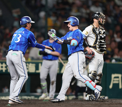 喜ぶ牧　プロ野球ＣＳ