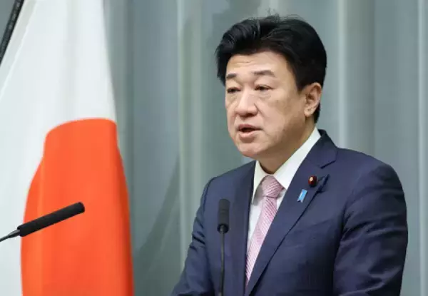 官房長官、長期金利の動向注視