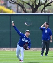 キャッチボールする山本　大リーグ