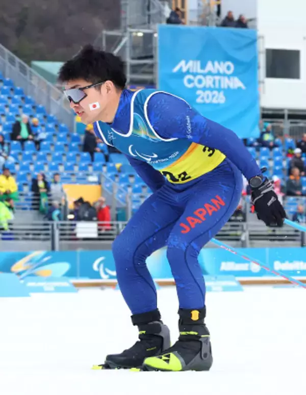 力走する岩本啓