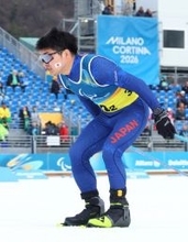 力走する岩本啓