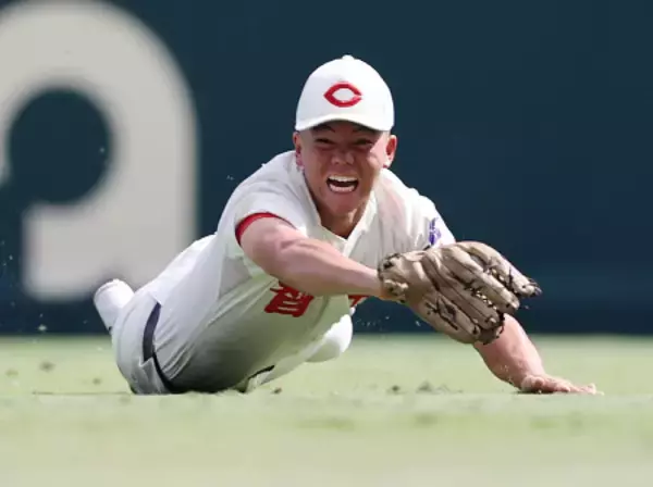 井本の好捕　高校野球