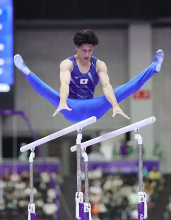 体操個人総合の橋本の平行棒