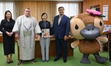 安青錦が江東区長を表敬