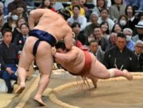 支度部屋＝大相撲春場所