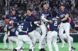喜ぶ韓国ナイン　野球