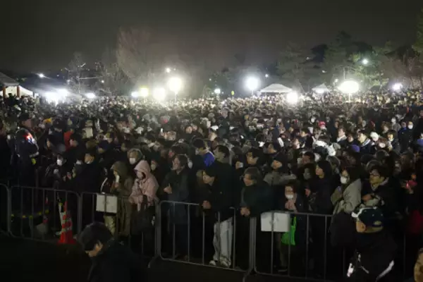 高市政権の信問う