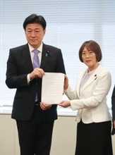 イラン情勢「政府は仲介主導を」