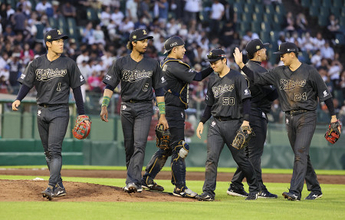 喜ぶオリックスナイン　プロ野球