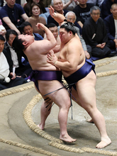 大の里の押し出し