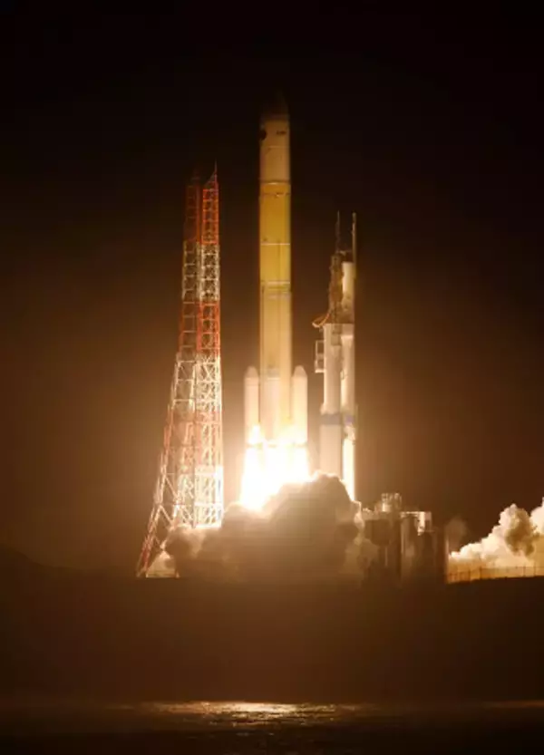 火星衛星へ、探査機打ち上げ成功