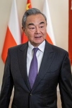 中国外相、日本を名指し批判