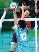 東山の２年生、岩田が躍動＝高校バレー