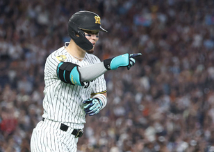 喜ぶ佐藤　プロ野球オールスター