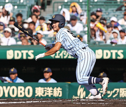 田中三の先制二塁打　高校野球
