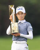 「安田祐香が通算３勝目＝ツアー新の２６バーディー―ＮＥＣ女子ゴルフ」の画像1