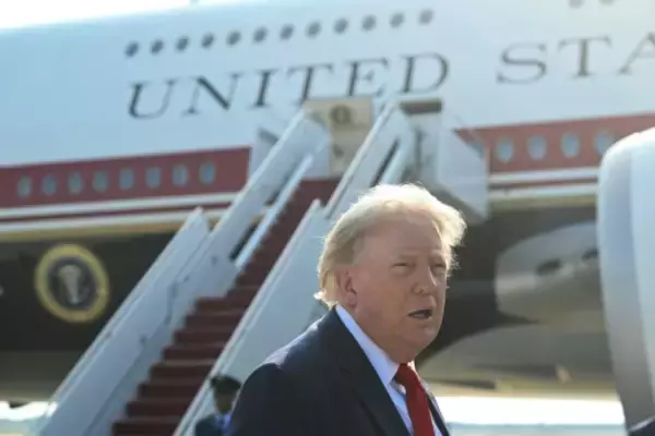「誰もがもうけている」トランプ氏、２３００億円の暗号資産収入を正当化
