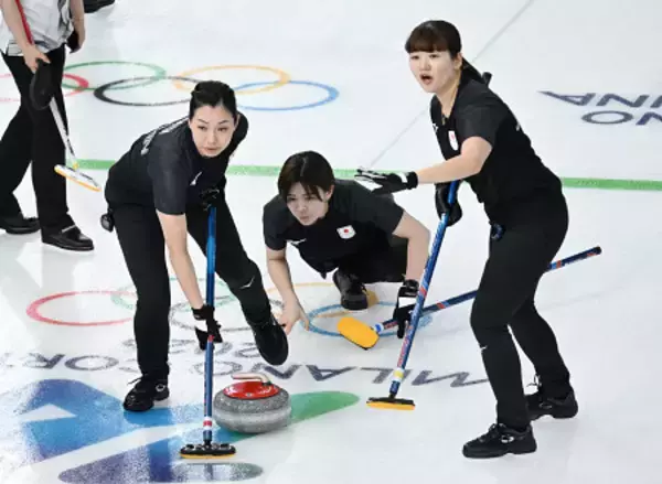ストーンを投じた小野寺　五輪