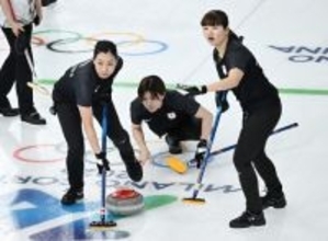 ストーンを投じた小野寺　五輪