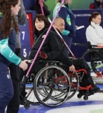 車いすカーリング、日本は初戦黒星