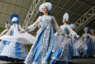 民族をたたえる踊り