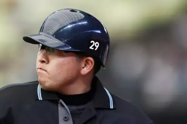 川上拓斗さんの回復願い「２９」＝プロ野球の審判員
