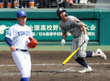 「佐藤の２点二塁打　高校野球」の画像1