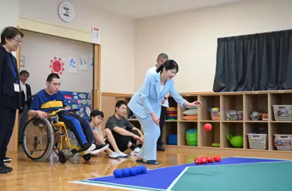 愛子さま、福祉施設で交流＝ボッチャも体験―滋賀