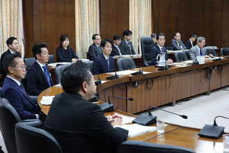 定数削減、慎重意見相次ぐ